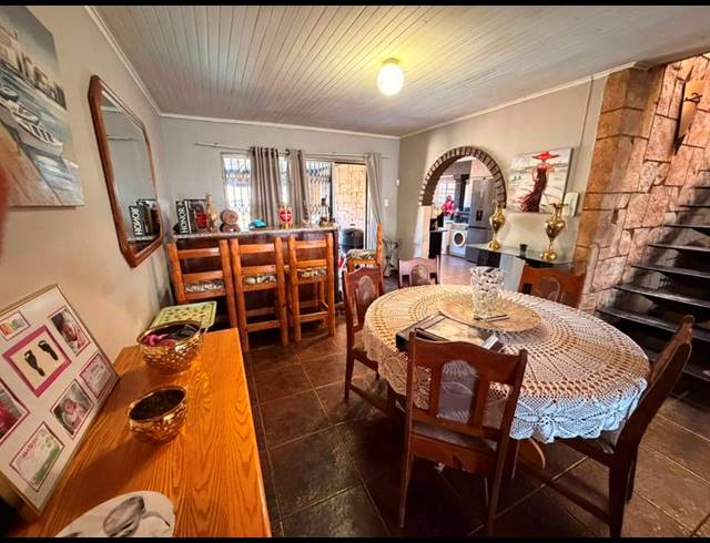 5 BEDROOM HOUSE FOR SALE IN GOLF PARK
